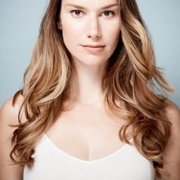 Roanna Cochrane 飾演 Emma (Voice)