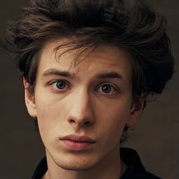 Mark Eydelstein 飾演 Sasha