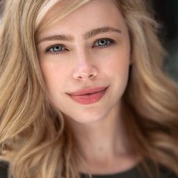 Skyler Vallo 飾演 Ashley