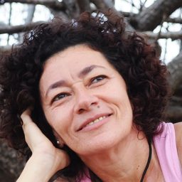 Soia Lira - 中央車站演員 飾演Ana Fontenele