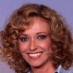 Silvia Tortosa - Till Divorce Us Do Part演員 飾演Gloria