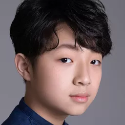 陳元豪 飾演 Long-haired Boy