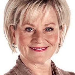 Anne Marie Ottersen 飾演 Thors mamma