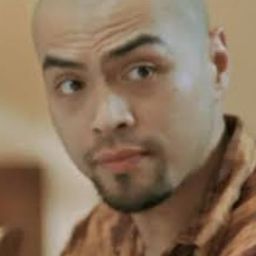 Dendy Subangil 飾演 