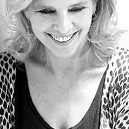 Despoina Geroulanou 飾演 