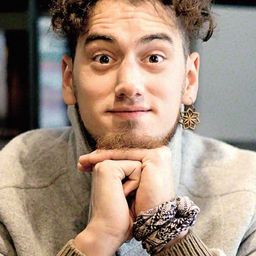 Evren Can Gündüz 飾演 