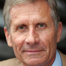 Ulrich Wickert - 紅酒燉香雞演員 飾演Nachrichtensprecher