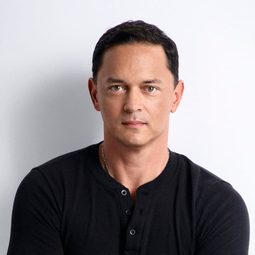 Mark Greaney - 灰影人編劇