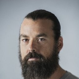 肯尼·謝爾德 飾演 Bill Bennett