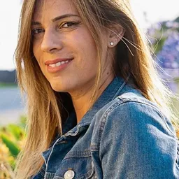 梅塞黛斯·史卡波拉 飾演 Isabel