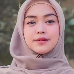 里亞·里克斯 飾演 Ria Ricis