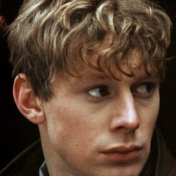 Jacques Penot 飾演 Gégé