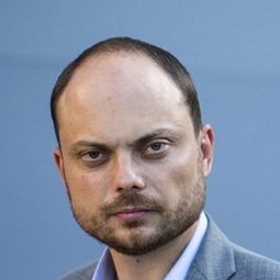 Vladimir Kara-Murza 飾演 Self (archive footage) (uncredited)