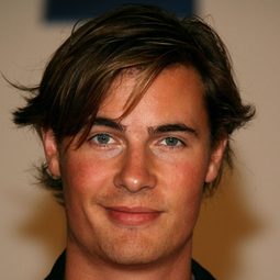 Erik von Detten 飾演 Josh Bryant