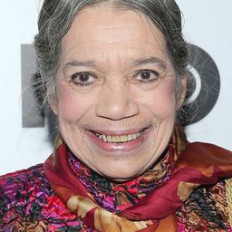 Raven Wilkinson 飾演 Herself