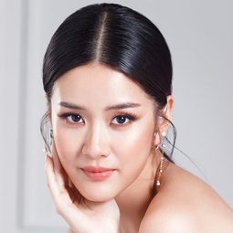 澈瑪薇·蘇婉帕努楚克 飾演 Yakhin