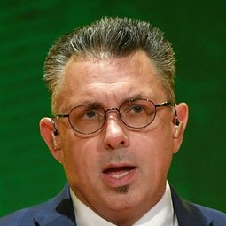 Michael Coulthard 飾演 Himself