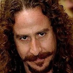 亞瑞·勒曼 飾演 Austin