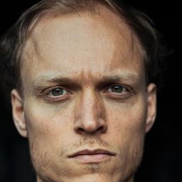 Emanuel Fellmer 飾演 Moritz Aniol