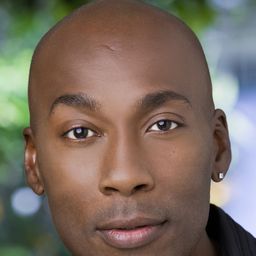 Carlton Wilborn 飾演 Sullivan