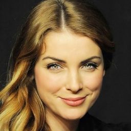 歐茲給·歐茲拔 飾演 Prenses Ceku