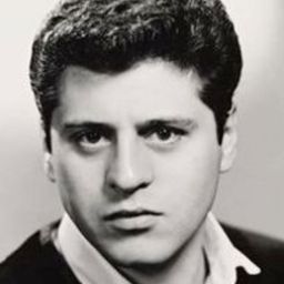 Tony Mordente 飾演 Action