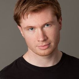 Chris Goodwin 飾演 Garrett Furnivall