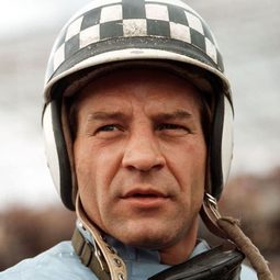 Innes Ireland 飾演 Self