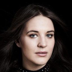 麗莎．戴維森 飾演 