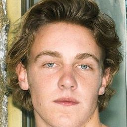 庫珀·凡格魯特爾 - 賈斯珀·瓊斯演員 飾演Batsman