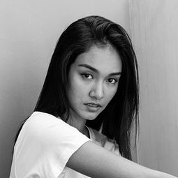 May Myat Noe 飾演 Poni