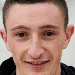 Ciro Petrone 飾演 Ciro