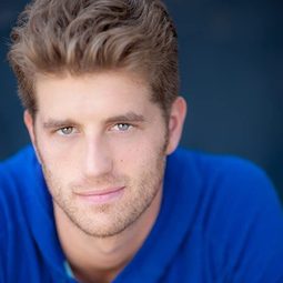 Jonah Platt - 里卡多一家演員 飾演Tip Tribby