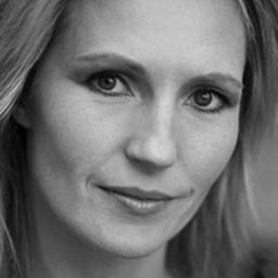 Helen Grace 飾演 Judith