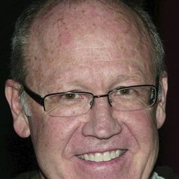 葛連·基恩 飾演 Trash Truck / Grandpa (voice)