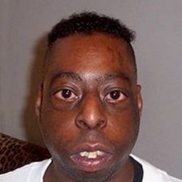 Beetlejuice 飾演 Self