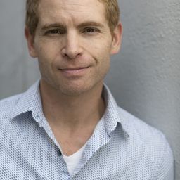 Vayu O'Donnell 飾演 Jim Williams