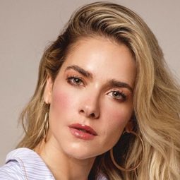 莫妮克·阿爾法迪克 飾演 Vanessa