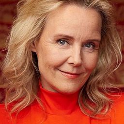 Elva Òsk Òlafsdóttir - 媽的路上我和你演員 飾演Miðaldra kona 2 - Dúa