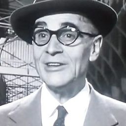 André Hunebelle 飾演 Self (archive footage)