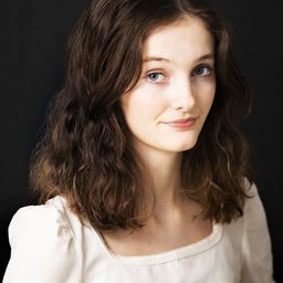 黛維達·麥肯齊 飾演 