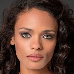 坎笛絲·麥克魯 - A Dash of Love演員 飾演Angela