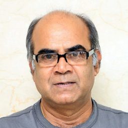 Thalaivasal Vijay 飾演 Baba