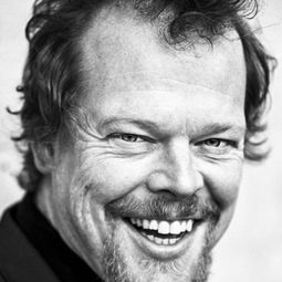 本德·霍爾舍 - 東德名模日記演員 飾演Petzke