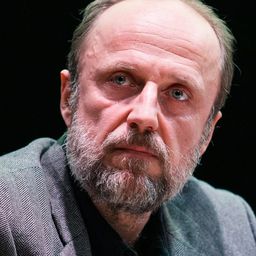 盧卡斯·辛拉特 飾演 Michał, ojciec Mirka