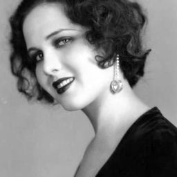 Mary Brian 飾演 Molly Collins