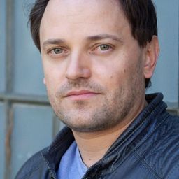 Stefan Haschke 飾演 