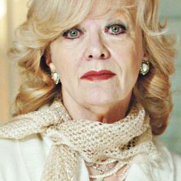 Milena Dravić 飾演 Vera (segment "Fabulous Vera")