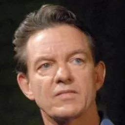 Lawrence Wright 飾演 Self