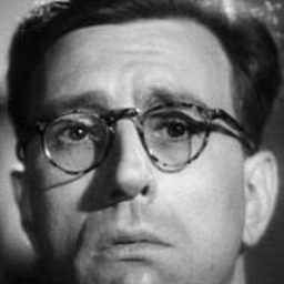 François Joux 飾演 Le commissaire